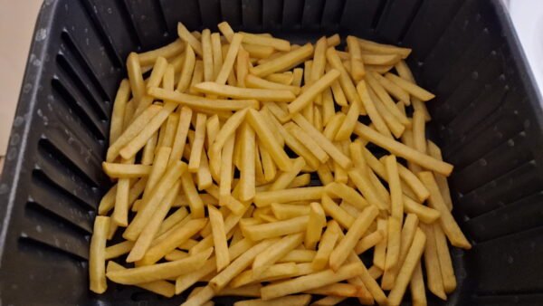 Making frozen French fries in air fryer 2