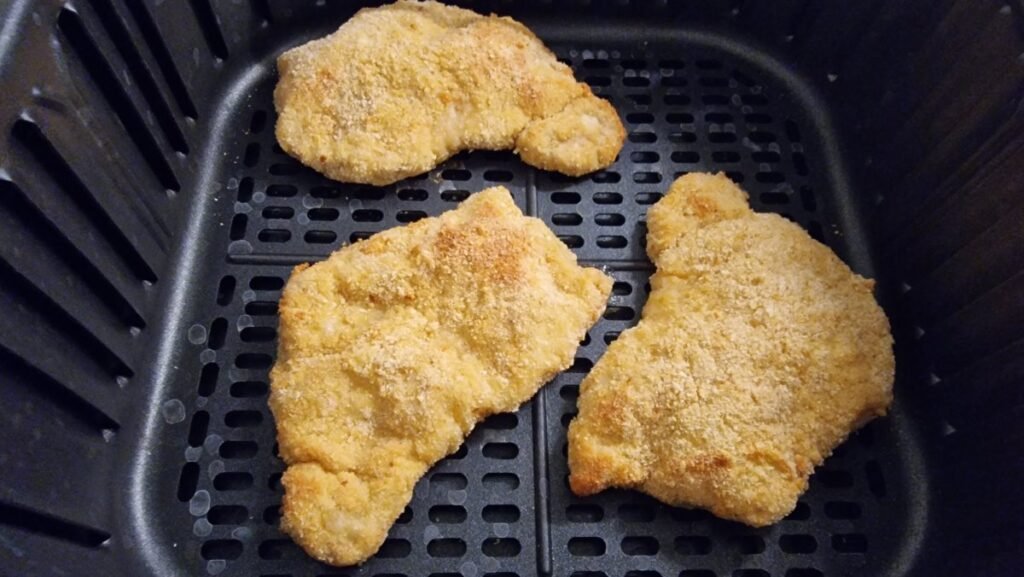 Making pork schnitzel in air fryer 2