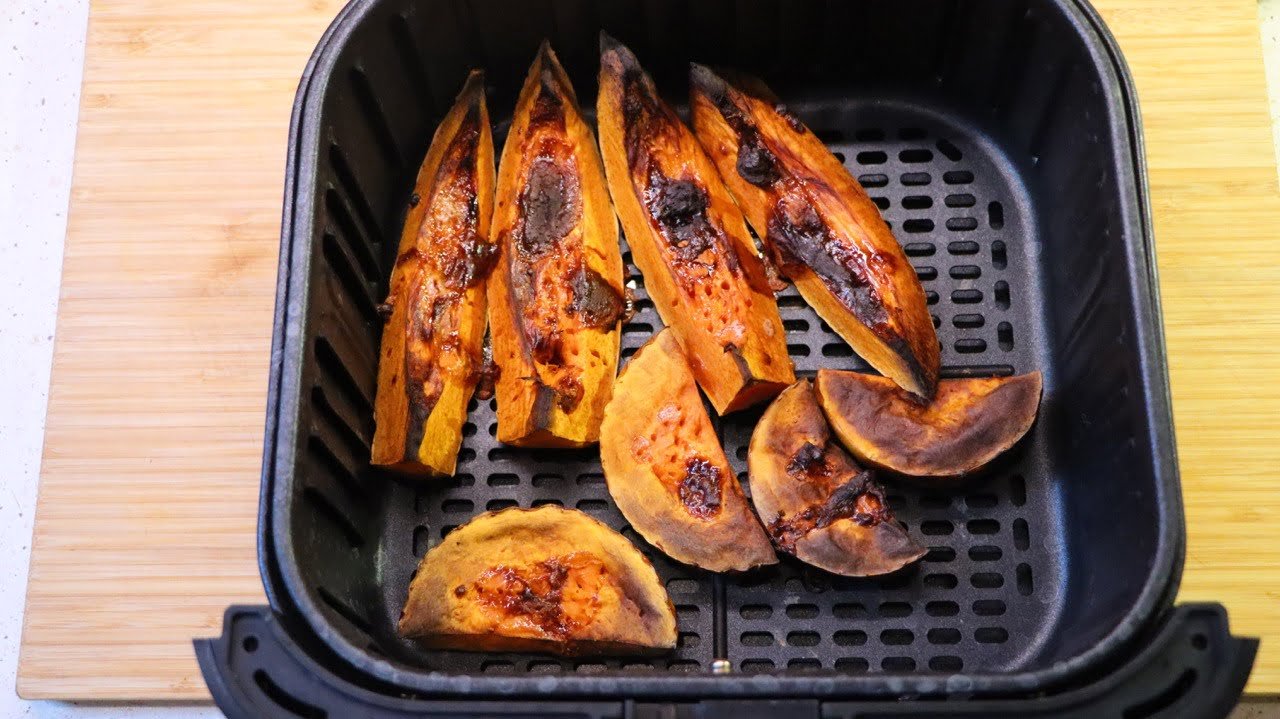 Roasted pumpkin in an Air Fryer - Comfortably Cooking