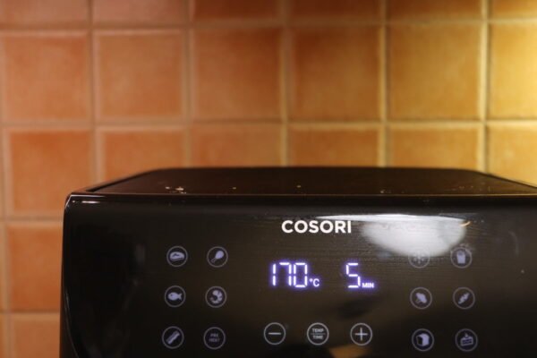 Baking sausages in an airfryer at 170 C for 5 minutes