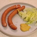 Baking sausages in an airfryer with ready-made sausages