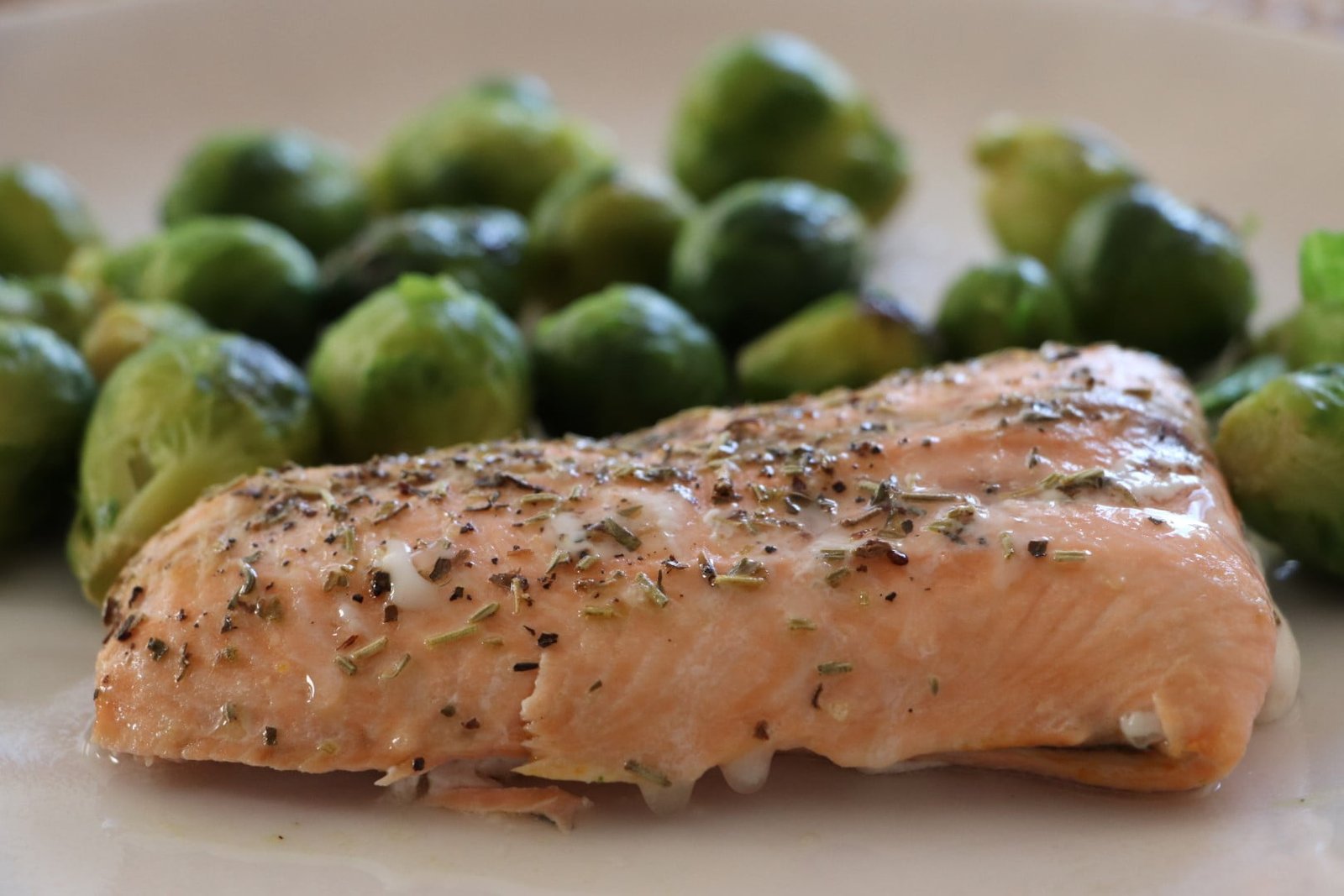 Hot air fryer on a salmon plate