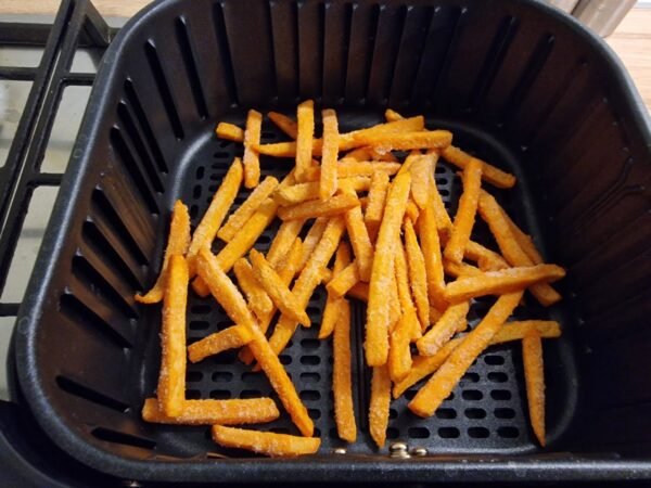 Preparing Froozen sweet potatoes in a hot air-fryer1