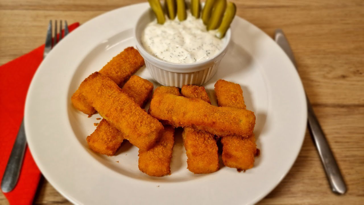 Air fryer fish fingers with dill mayo